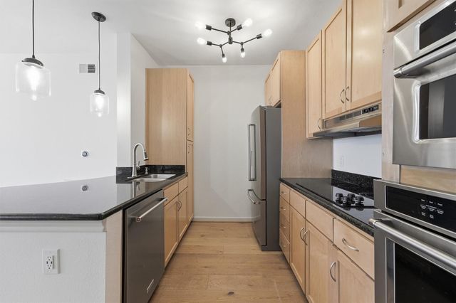 505 Jackson Hill Street 307, Houston, TX 77007