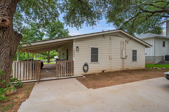 2350 Wisteria DR, Kingsland, TX 78639