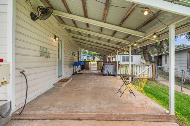 2350 Wisteria DR, Kingsland, TX 78639