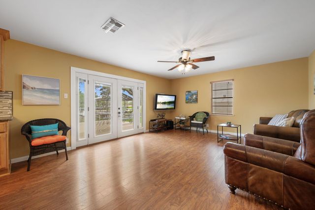 2350 Wisteria DR, Kingsland, TX 78639