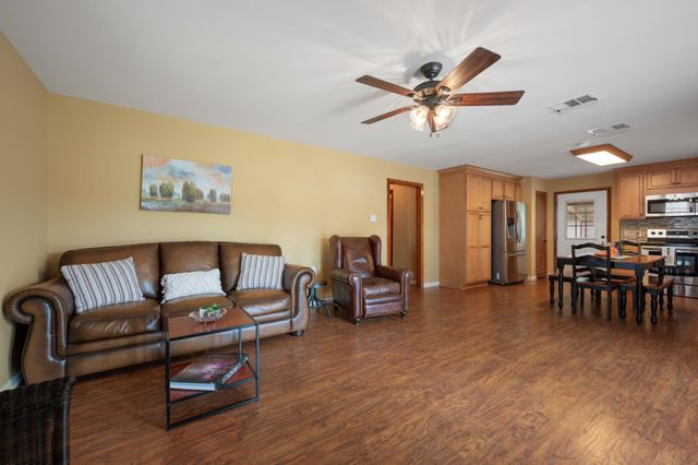 2350 Wisteria DR, Kingsland, TX 78639