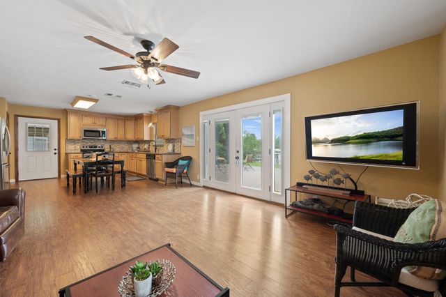 2350 Wisteria DR, Kingsland, TX 78639