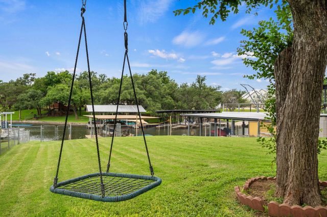 2350 Wisteria DR, Kingsland, TX 78639