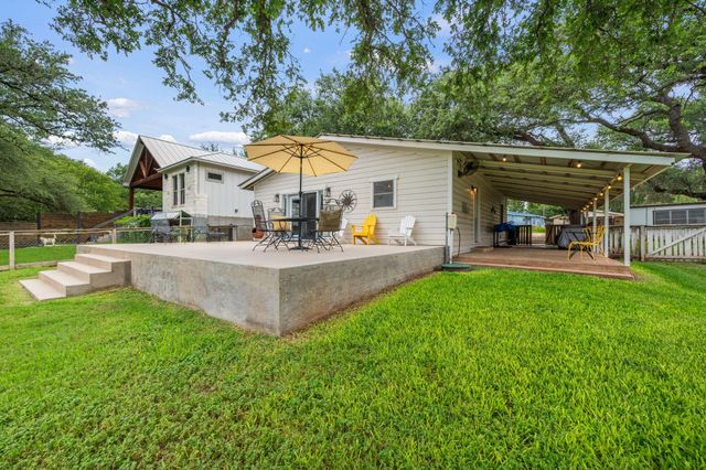 2350 Wisteria DR, Kingsland, TX 78639