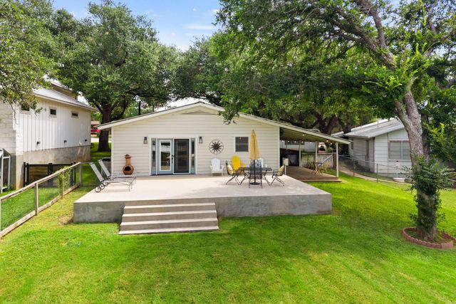 2350 Wisteria DR, Kingsland, TX 78639