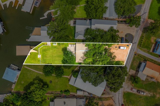 2350 Wisteria DR, Kingsland, TX 78639