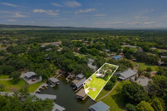2350 Wisteria DR, Kingsland, TX 78639
