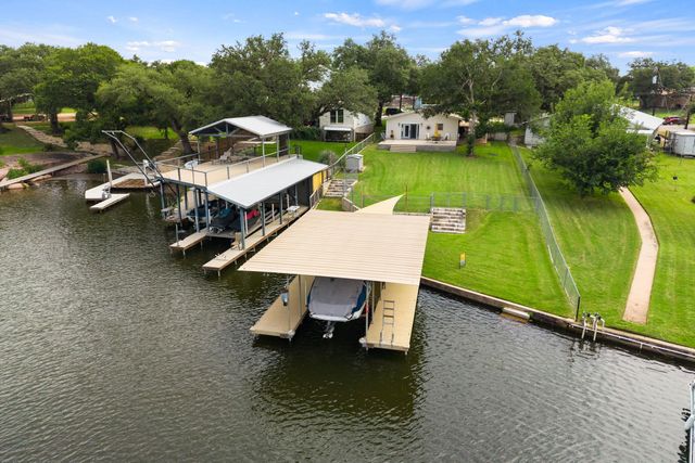 2350 Wisteria DR, Kingsland, TX 78639