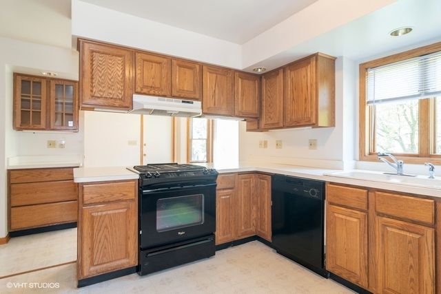 106 E Fox Road, Yorkville, IL 60560