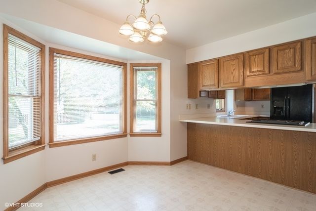 106 E Fox Road, Yorkville, IL 60560