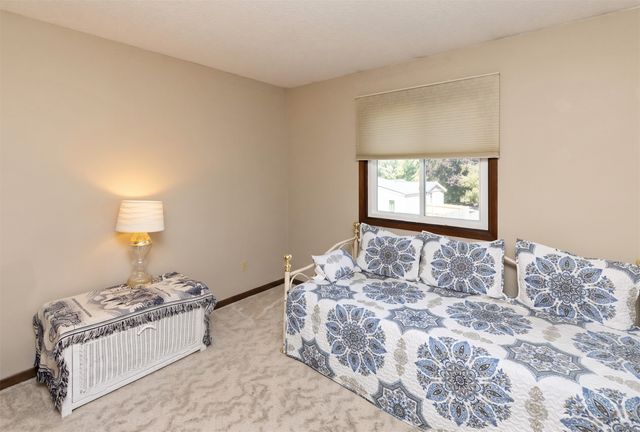 6447 Washington Avenue, Windsor Heights, IA 50324
