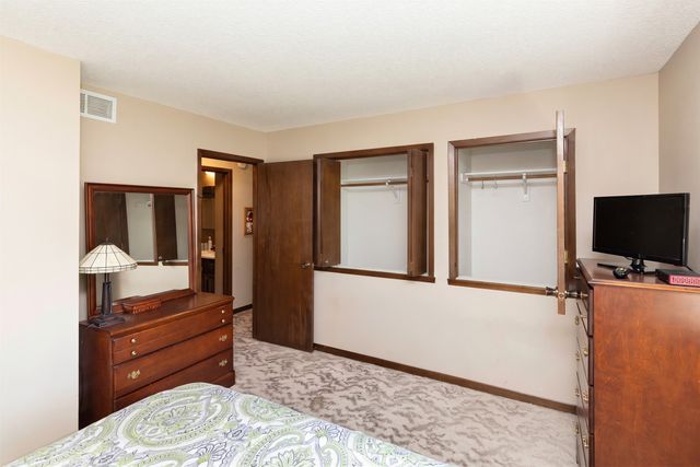 6447 Washington Avenue, Windsor Heights, IA 50324