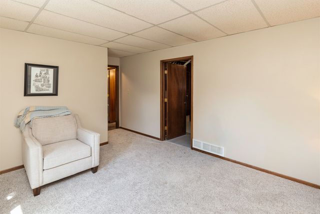 6447 Washington Avenue, Windsor Heights, IA 50324