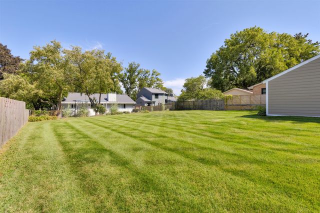 6447 Washington Avenue, Windsor Heights, IA 50324