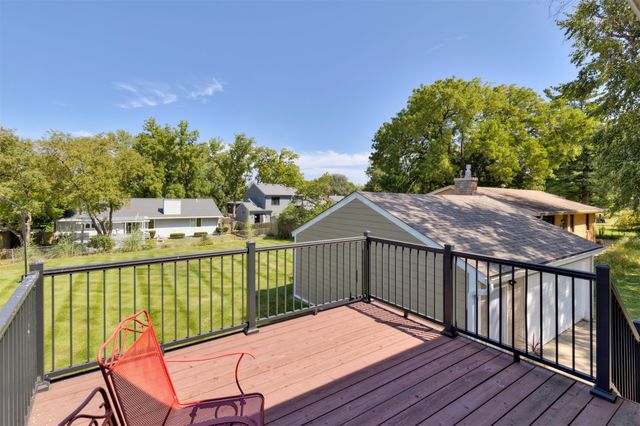 6447 Washington Avenue, Windsor Heights, IA 50324