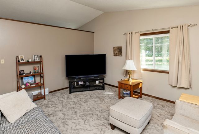 6447 Washington Avenue, Windsor Heights, IA 50324