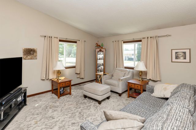 6447 Washington Avenue, Windsor Heights, IA 50324