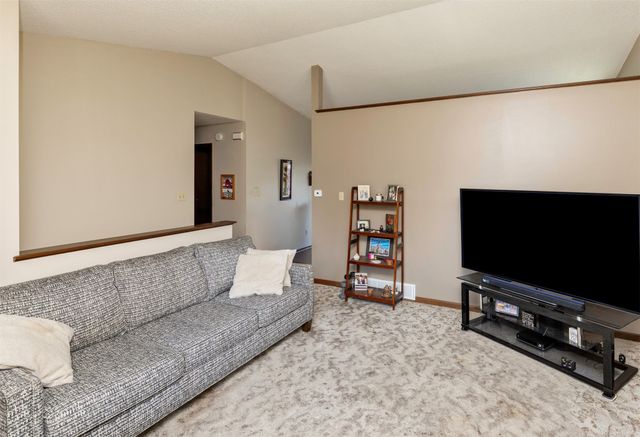 6447 Washington Avenue, Windsor Heights, IA 50324