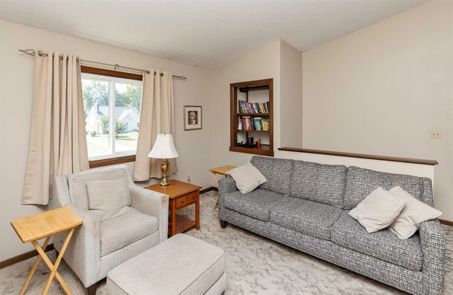 6447 Washington Avenue, Windsor Heights, IA 50324