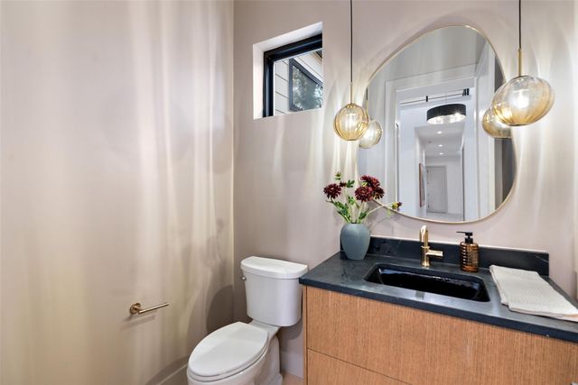 1500 Lipan TRL, Austin, TX 78733