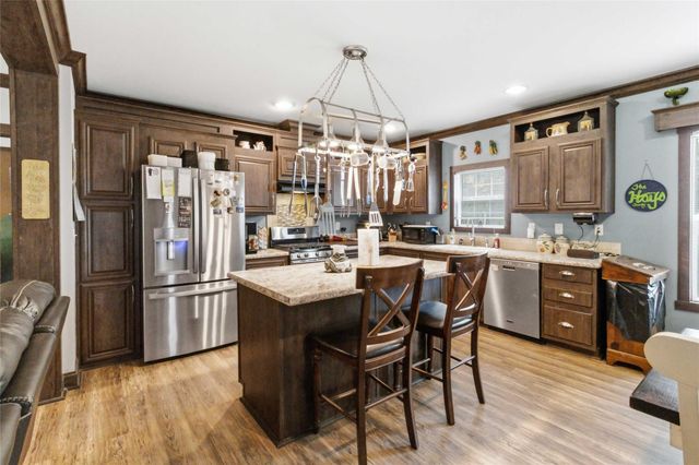 7921 Vista Ranch RD, Smithville, TX 78957