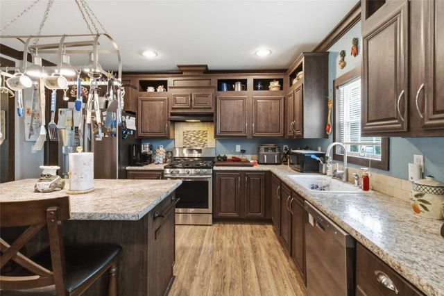7921 Vista Ranch RD, Smithville, TX 78957