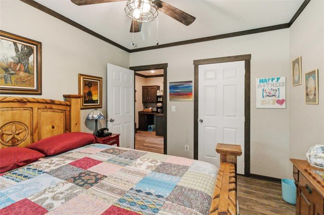 7921 Vista Ranch RD, Smithville, TX 78957