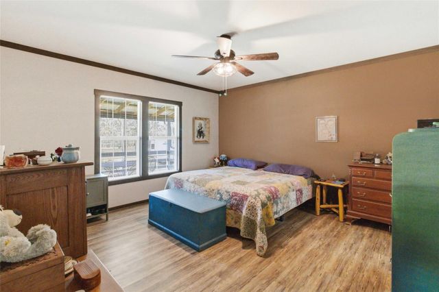 7921 Vista Ranch RD, Smithville, TX 78957