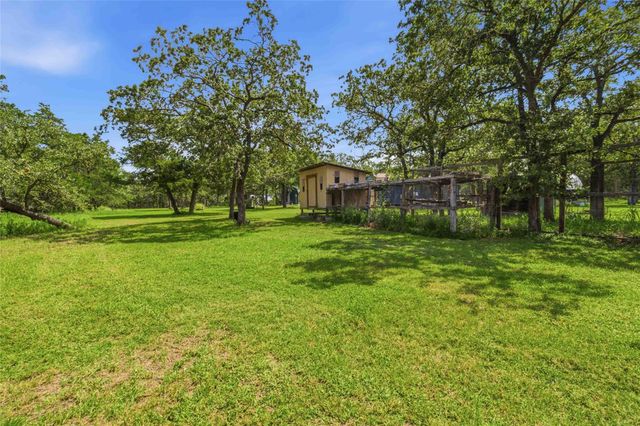 7921 Vista Ranch RD, Smithville, TX 78957
