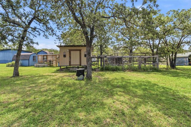 7921 Vista Ranch RD, Smithville, TX 78957
