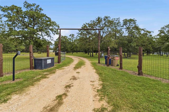 7921 Vista Ranch RD, Smithville, TX 78957