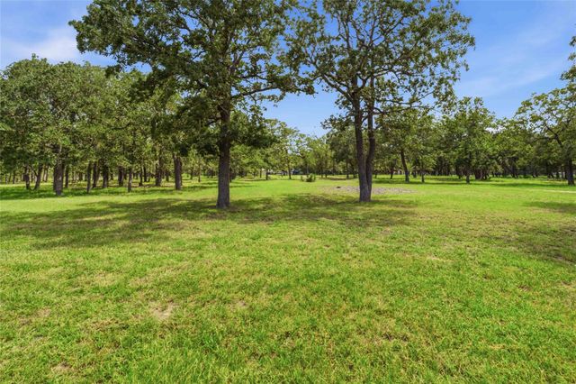 7921 Vista Ranch RD, Smithville, TX 78957