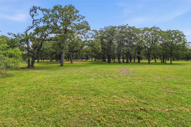 7921 Vista Ranch RD, Smithville, TX 78957