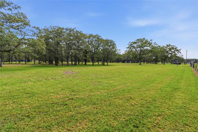 7921 Vista Ranch RD, Smithville, TX 78957