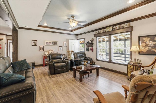 7921 Vista Ranch RD, Smithville, TX 78957