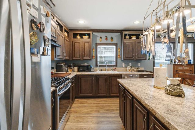 7921 Vista Ranch RD, Smithville, TX 78957