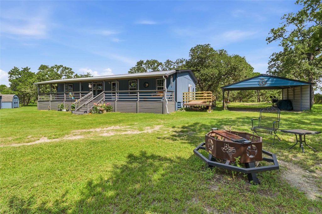 7921 Vista Ranch RD, Smithville, TX 78957