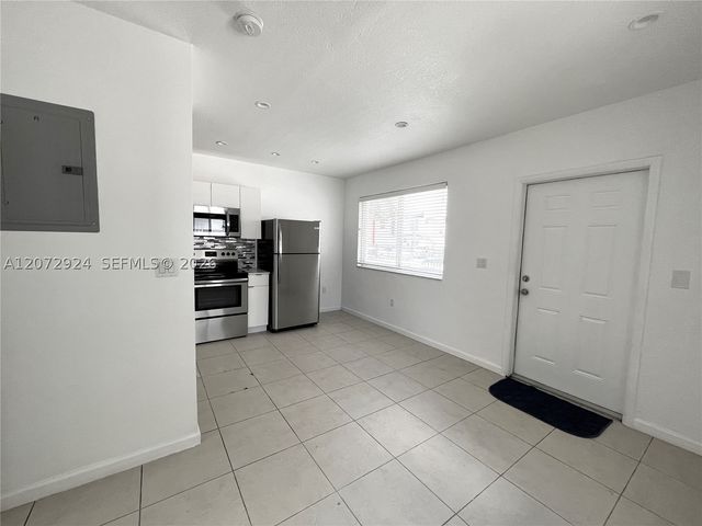 6331 NE 4th Ct 1, Miami, FL 33138