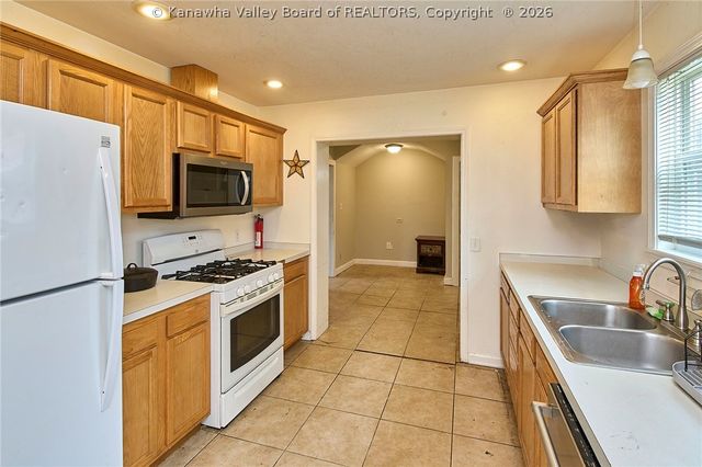 1503 W Virginia Avenue, Dunbar, WV 25064
