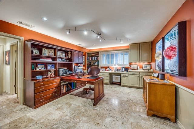 10626 Cox Lane, Dallas, TX 75229