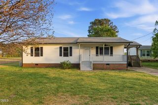 945 Old School Road, Four Oaks, NC 27524