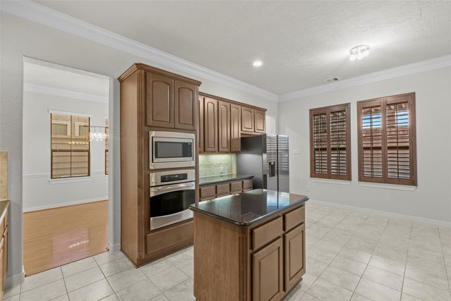 2919 Royal Oaks Grove, Houston, TX 77082