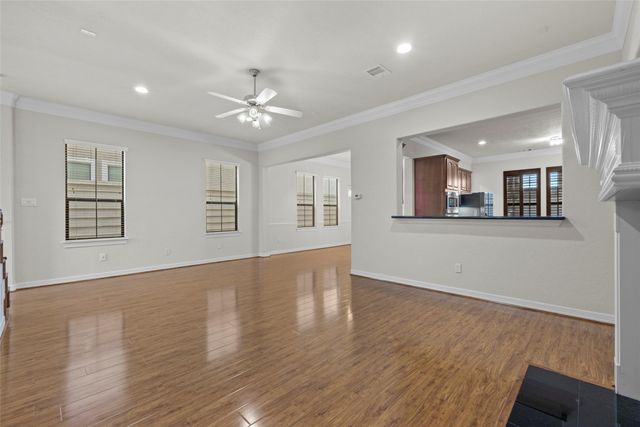 2919 Royal Oaks Grove, Houston, TX 77082