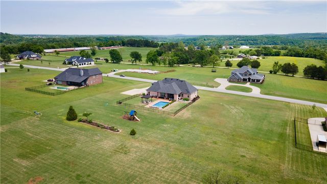 4509 Champagne Drive, Springdale, AR 72764