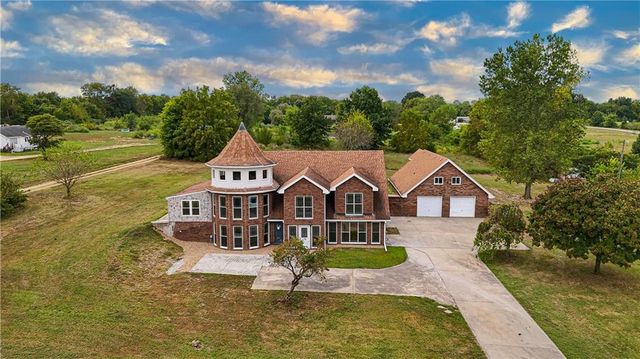 3520 S Park Avenue, Sedalia, MO 65301