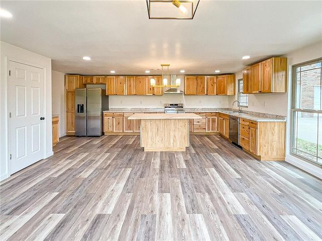 3520 S Park Avenue, Sedalia, MO 65301