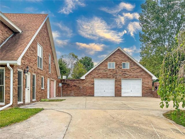 3520 S Park Avenue, Sedalia, MO 65301