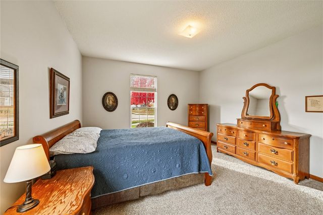 6305 Greenbriar Lane SW B, Cedar Rapids, IA 52404