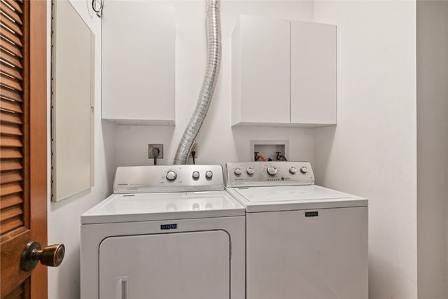 6305 Greenbriar Lane SW B, Cedar Rapids, IA 52404