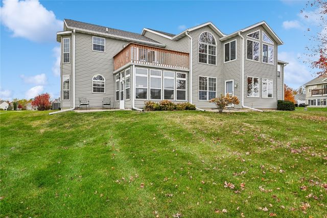 6305 Greenbriar Lane SW B, Cedar Rapids, IA 52404